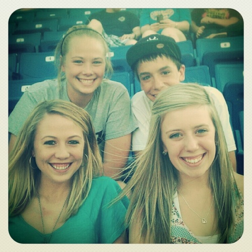 SquaredChandler's profile picture. iLove* God,Family,Softball,Courty music,and Rain:)