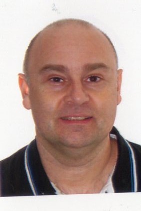 Dip. Educación Social. Terapeuta Proyecto Hombre Huelva. Magister en Educación y Comunicación Audiovisual.