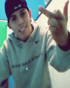 Putas são acompanhates , pra homens principiantes ♪ ' 
Luiz 18Anos - eo resto ? o RAP diz por min ;D ! MACKTUB       _\!/_   4:20AM .