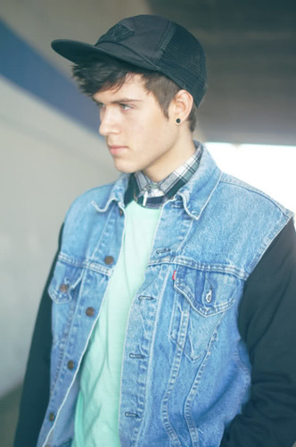 hi, follow me. bye