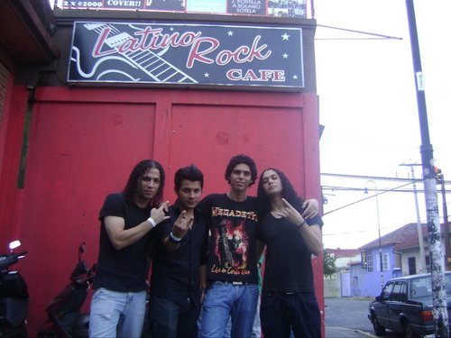 doomsdayclockcr's profile picture. Trash Metal
Miembros:
Lester: Vocalista
Tony: Guitarrista
Andrey: Guitarrista
Eladio: Batero	
Alberto: Bajista