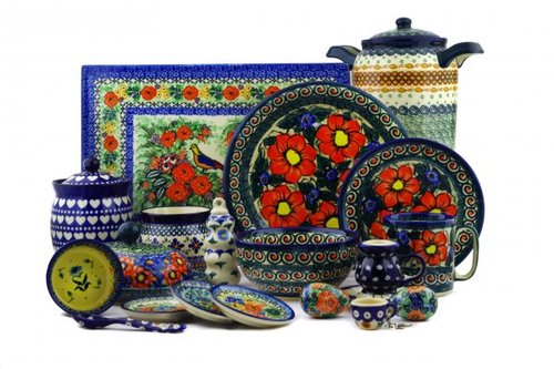 We are the biggest Polish Pottery outlet in the world! We have over 40,000 different products, over 2,800 different shapes, and over 3,800 different patterns.