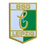 chemiefan mit blick zu union und zum FC