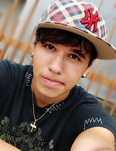 Não sou o melhor do mundo mais vem que tu se apaixona :3 Ciumento, Chato, Bobo e Gostoso. The Vampire Diaries, Coca-Cola, Chocolate e SEXO! Segue aê Dlç :9