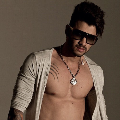 Fã Clube dedicado ao @Gusttavo_lima no dia 28 de junho de 2012 Sou de parauna - Go , sou uma garota com grandes sonhos musicais e totalmente apaixonada pelo Guh