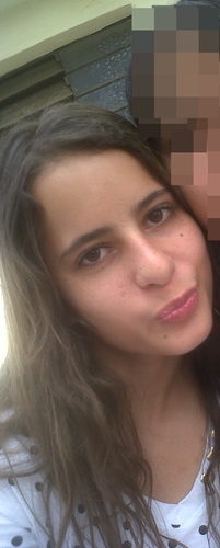 simplesmente á menina que tem medo de barata !! *--*