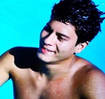 Não importa onde estou, quando estou, o que faço, eu sempre vou estar com você, em cada pedaço da sua vida, tchê amo @aguiarthur (: sinc: 18  de Junho de 2012