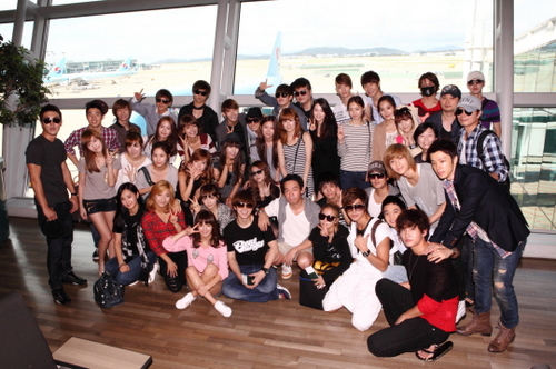 SMFamily_World's profile picture. Fanbase of SMTOWN. We share everything about SMTOWN. Admin RA, MK, MR. 반갑습니다 ^^
