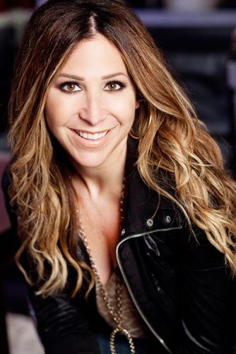 Pro Make-up Artist/Owner of Make-Up Therapy. Specialize in Weddings, Red Carpet, Special Events & MU Lessons. Create fresh, modern looks from natural to glam.