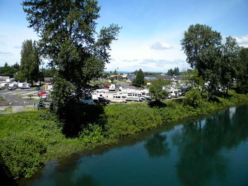 Woodland Shores RV Park is located off I5 on the Lewis River. Local attractions include gambling, golfing, fishing, & more! Call 360-225-2222 to book now!