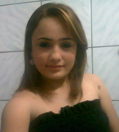 uma pessoa q acima de tudo ama a Deus, e q meu maior prazer é fazer a obra dele! uma adoradorar de Deus.