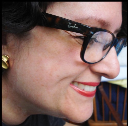 A curious happy lovely Sagittarian, who adores reading, traveling, eating, meeting interesting people, intelligent humor and good movies.