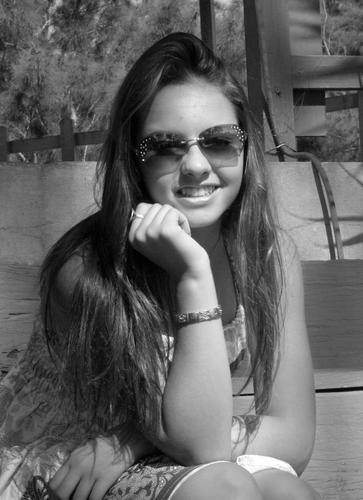 Eu sou uma mistura. Uma mistura de amor e ódio, de riso e de choro, de gentileza e ignorância, de sabedoria e idiotice.