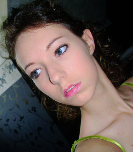 “I don't like defining myself I'm 17. Tu dois faire les choses avec sérieux, mais ne pas les prendre au sérieux.
http://t.co/wQCBJphN