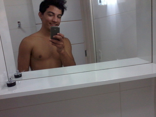 Lutador de MMA , Jiu-Jitsu... Simples , Educado, ,Calmo, Nerd, I Sz Historia...
Briga Fora do Tatame? Nunca!