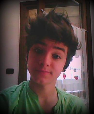 Ta vendo esse bbe ai na foto? Então ele é MEU BBE! Ia fazer uma bio mais o @Ciolini7 disse que nunca vai me esquecer :3 Seguido e oficializado dia: 05/05/12 !'