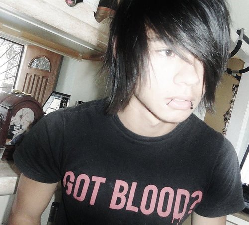 follow my new twitter @stonedto_shit :3