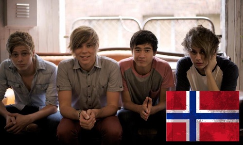 @5secsofsummer, @Luke5SOS, @Michael5SOS & @Ashton5SOS @calum5SOS are following us!:D happyy! :) 3