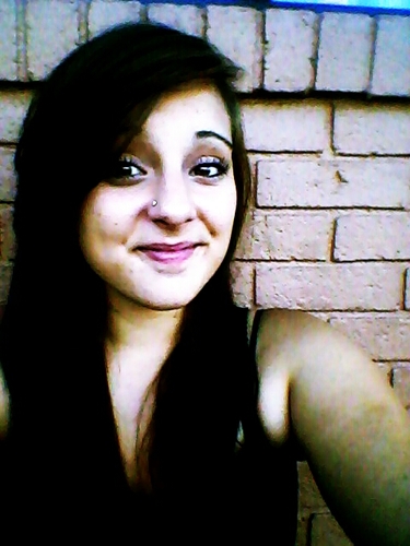 smoke bud till i drop, always down to meet new people ;)
