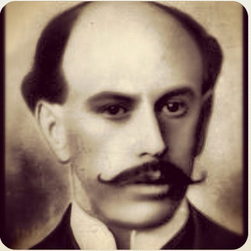 soy @AquilesSerdanAl pero esa cuenta también murió por la patria, recuerden, soy Mártir de la revolución. Maderista hasta la muerte. Orgulloso de ser poblano.