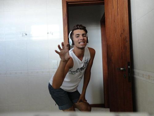 O odio é um sentimento, e não 
tenho sentimento algum por você.
Sou totalmente indiferente.
Faça o que quiser da sua vida, 
pois não estou nem ai.
