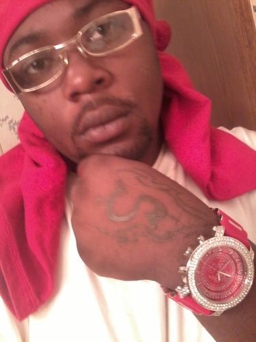 what it doskii ' ? im yOuNg rOcKy solo artist rap/sing ' #team freestyle ' #team roll up ' #team fuck ah h8er '&' #team treat yo girl like ah QUEEN!