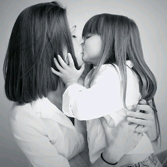 moon_of_life's profile picture. بعد البوح
نشعر ببعض الضعف وكأن تلك الكلمات التي كنا نخزنها كانت تدفئنا ف نظل نتأرجح بين الشك والندم
متسألين بحيره هل اخطئنا حين تكلمنا !