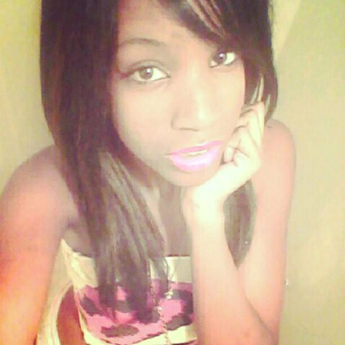 I keep a bad bitch dat keep some bad bitches wit her...she gone fuck me good and they gone follow her twitter!