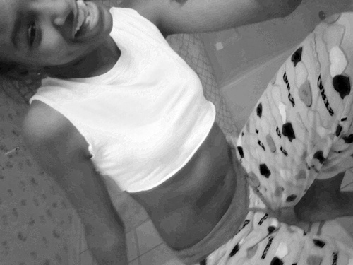 aha , yo bestfriend here on yo sh_t .. yeaaah : but follow me @dessDOPEasx & follow mBestfriend O53112 , them hoes ion like that .. bawh :D