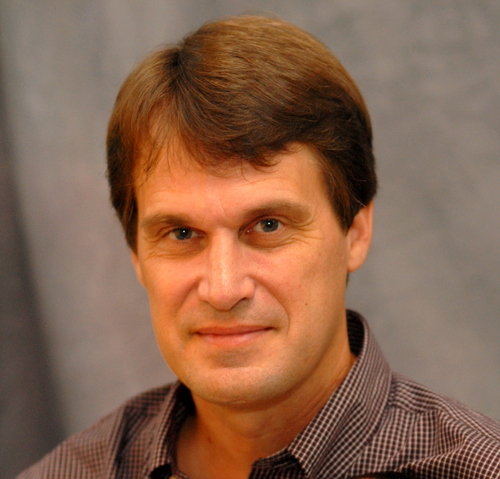 Chess Coach, father of 3, writer, Laker and Dodgers fan, biology major, chess expert
