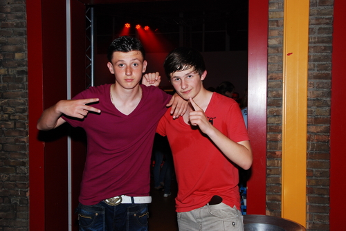 Yo, wij zijn 2 jongens uit Noord-Holland. Volg voor gekke tweetss! #SWAGG Follow ook @OfficialP_Mooij & @xTissBeauu_!  #NF = #NFB