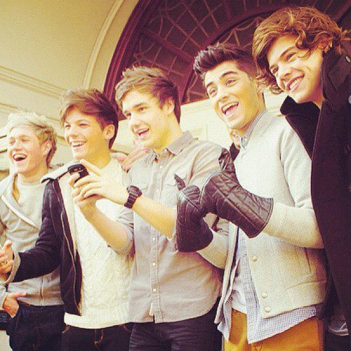 THIS IS A ONE DIRECTION FAN PAGE! NO DIRECTIONATORS PLEASE :) FOLLOW MY OTHER ACCOUNT @ABBEY_BIEBER1D