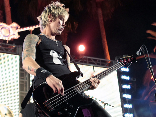 Italian fan page dedicated to one of the best bass players of the rock scene...not one of the best but THE BEST! Page Admins @singblusilver69 and @ironandsilver