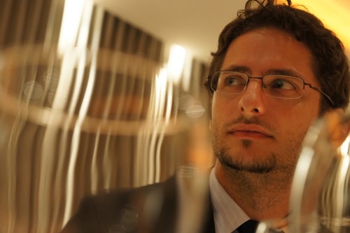 rafarossini's profile picture. Creio no Cristianismo como creio que o sol nasce todo dia. Não apenas porque o vejo, mas porque através dele eu vejo tudo ao meu redor. C.S. Lewis