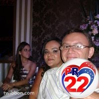 Sou casada,mãe,amiga,companheira,personalidade forte e tenho opinião própria,romântica e sonhadora!!!