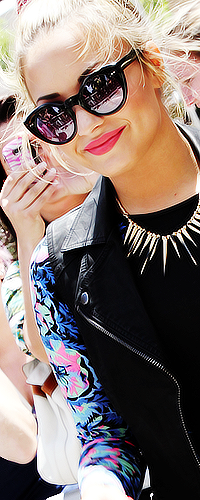 abcdemi_fake's profile picture. Follow me and I just might change your world. :)