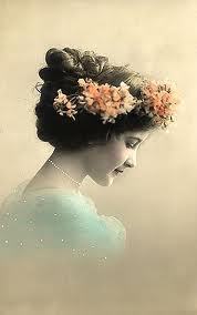 Vintage Hunter, Love photography, crafts, interior design and handmade Jewelry (http://t.co/jIqlJTRkCS)
