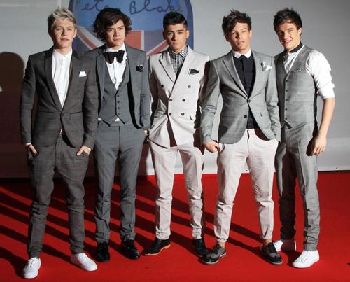 we love always @Harry_Styles ,  @zaynmalik , @NiallOfficial , @Real_Liam_Payne , @Louis_Tomlinson s2 desde: 29/06/12