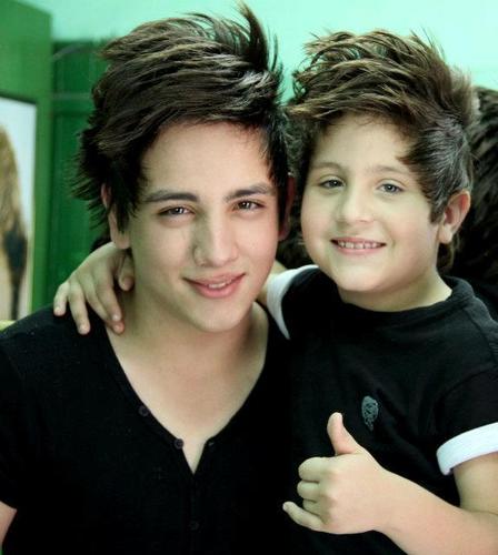 since: 29/06/12, oo @hugohenriqueOFC e oo @Felipee_OFC são vidas minhas ♥