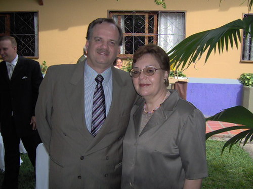 Profeta y Maestro. Escritor. Ex-Jefe de redacción de la revista Plataforma Apostólica en Venezuela.