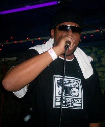 Independent Artist with Major Label Credits
http://t.co/7FMxSQkaA7
INFO: S.Black 347.260.7143  E-MAIL:: sblack910@gmail.com
