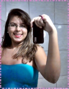 ,  Pisciana, 15 aninhos , tentando conquistar a felicidade e aproveitar as melhores emoções da vida, tão madura & sensível ao mesmo tempo. Deus ♥
