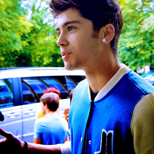 Smile! Why? Because you can!  ''If we could only turn back time'' - Moments (: 
Follow me? I follow you back ;*