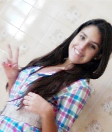 aí eu me lembrei de como é ser forte . eu enxuguei minhas lágrimas e sorri. sim , sorri , porque eu sei que algo melhor está por vir . eu sei ;}