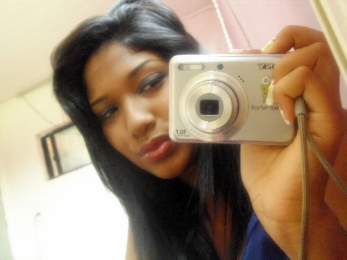 anna_tavora's profile picture. Rosto de menina atitude de mulher...