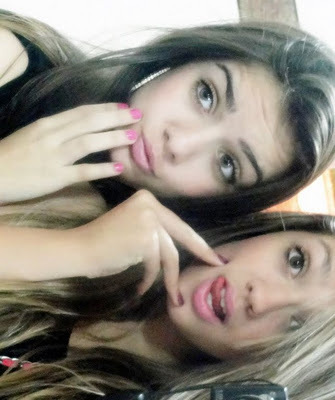 Linda, solteira,legal,chata,divertida,religiosa,feliz com a vida, não sou perfeita,odeio errar,amo amar, enfim essa sou Eu *-*