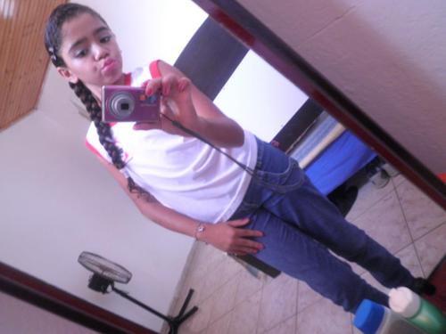 oi. eu gosto de roupas porque faz meu estilo eu acho lindoo para mim...........!