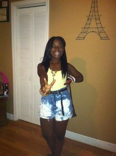 Curtis , Danion , Shamar , Torron , Brock Over Niggas . & Maw , Winter , Knigea , Ashley , Alexus , Jaysha , Taylar ,MY bestfriend,and NeneOver Hxes !