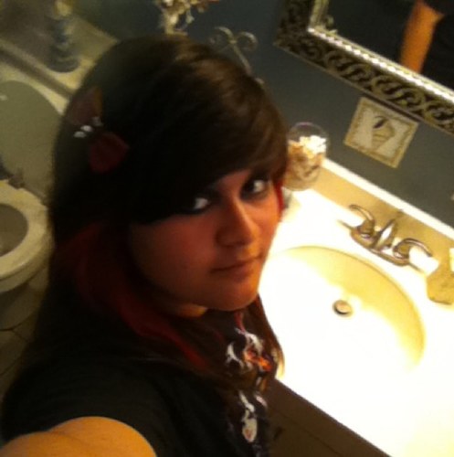 i sing i do piercings dye hair draw and skate board and style hair