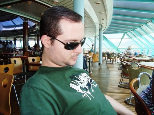 ignotus's profile picture. Amante de Tecnologia e Poker. Epitáfio: Se a velocidade me matar não chore, saiba que eu estava sorrindo.